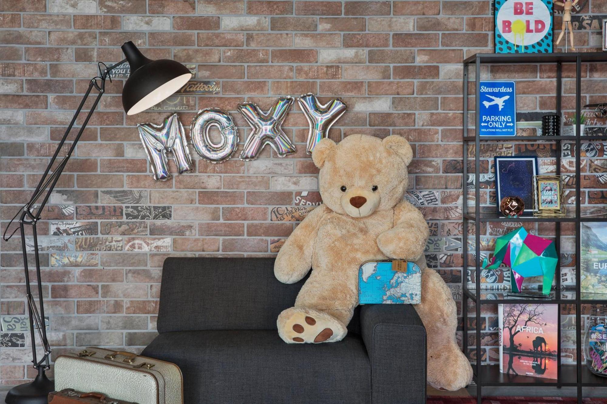 Moxy Frankfurt Airport Kelsterbach Hotel Ngoại thất bức ảnh