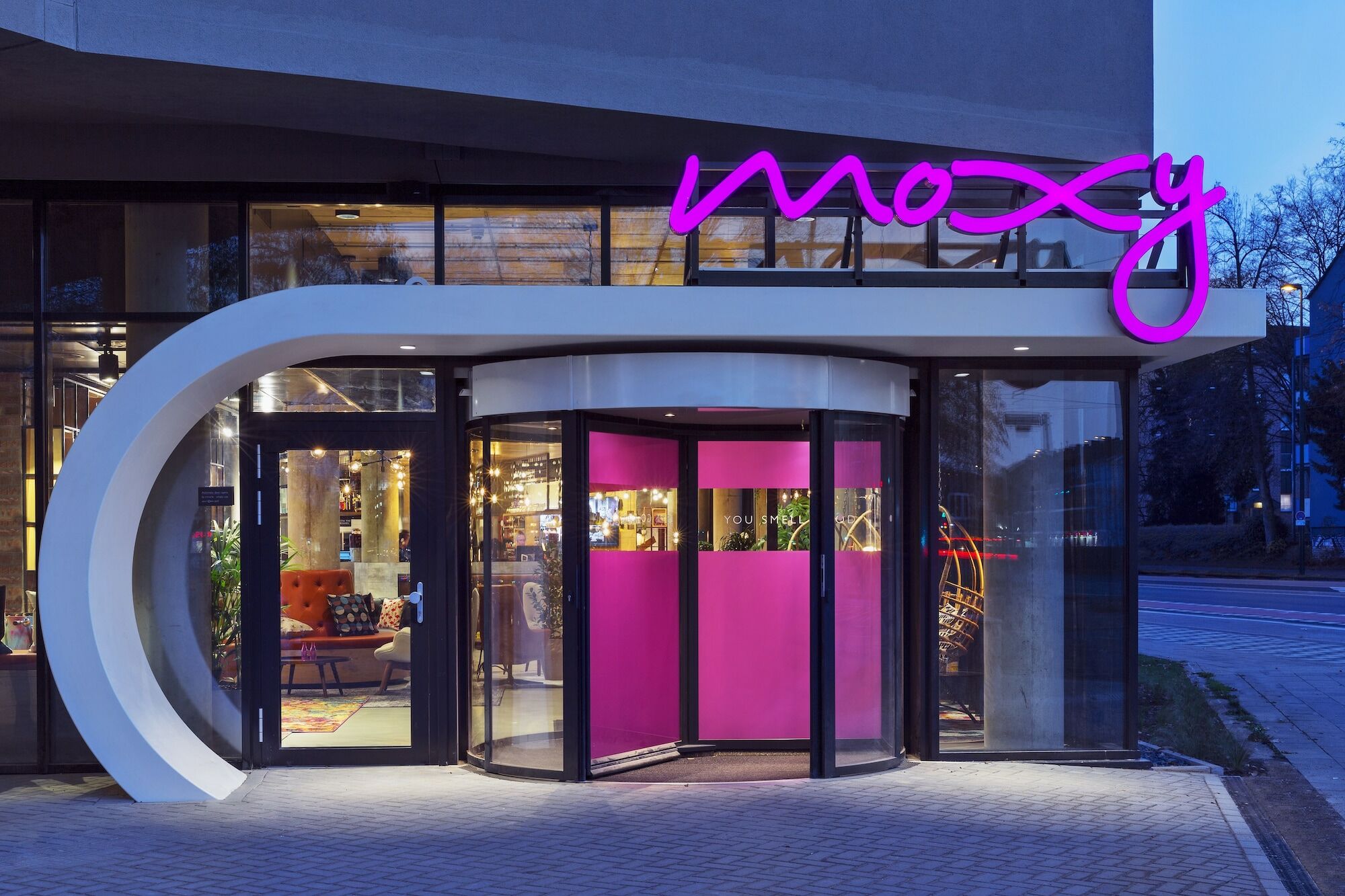 Moxy Frankfurt Airport Kelsterbach Hotel Ngoại thất bức ảnh